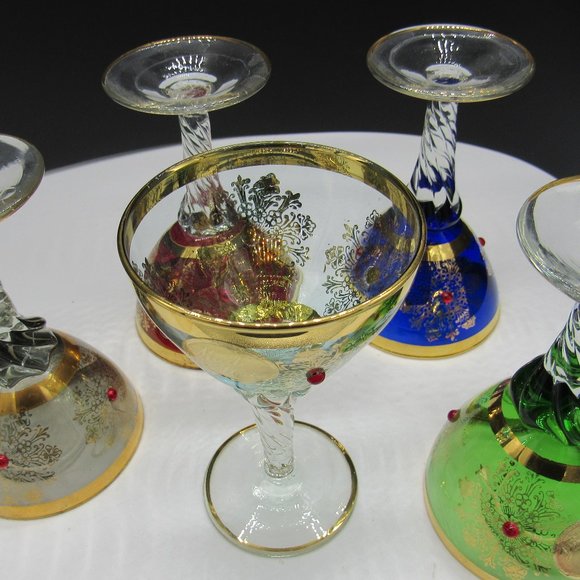 VINTAGE SET OF 5 GOLD RIMMED LIQUOR GLASSES. MADE IN ITALY. - Picture 5 of 6